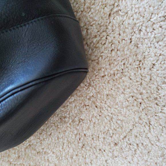 Black Leather Tortoise Vintage Gucci Handbag - Picture 7 of 11